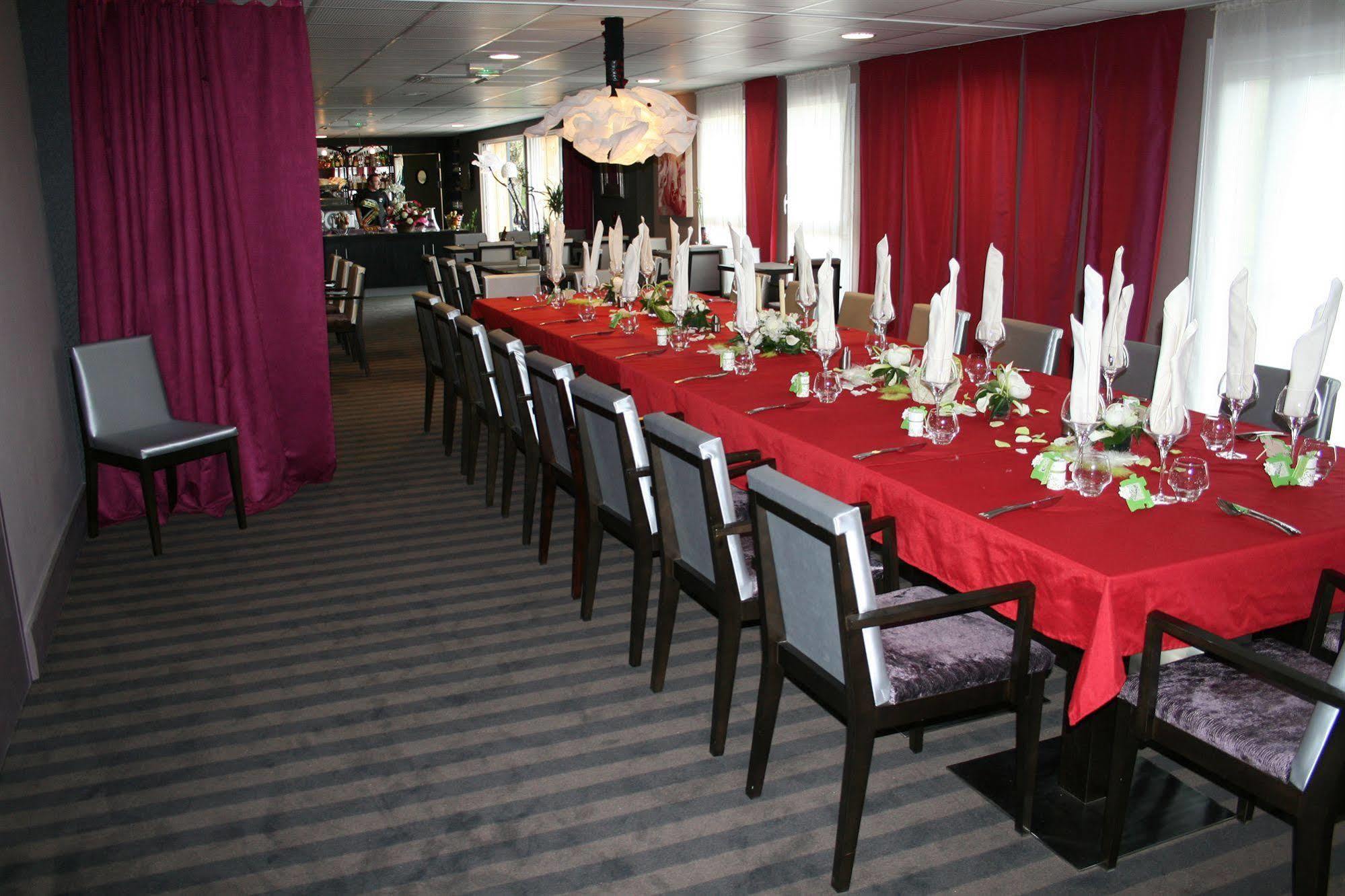 Ax Hotel Spa & Restaurant Chorges Exteriör bild