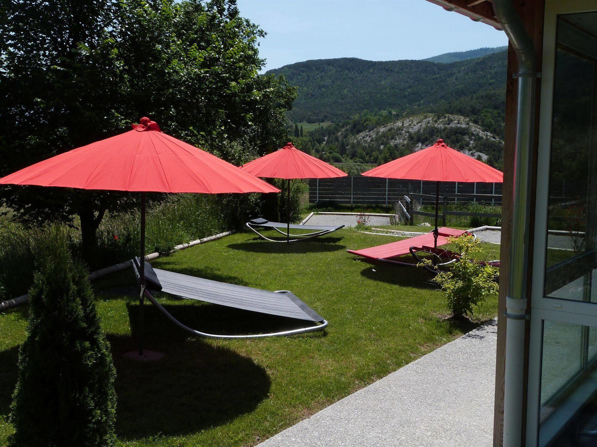 Ax Hotel Spa & Restaurant Chorges Exteriör bild